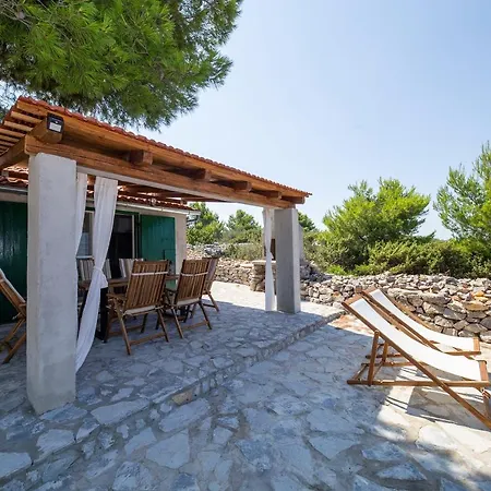 Fisherman's House Stani Guest house