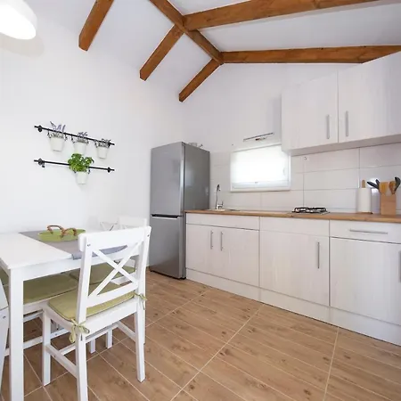 Fisherman's House Stani Guest house