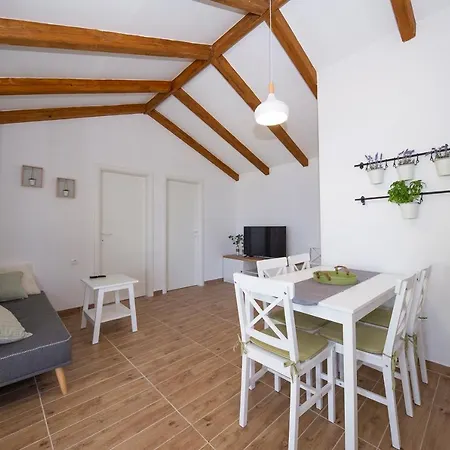 Fisherman's House Stani Guest house *
