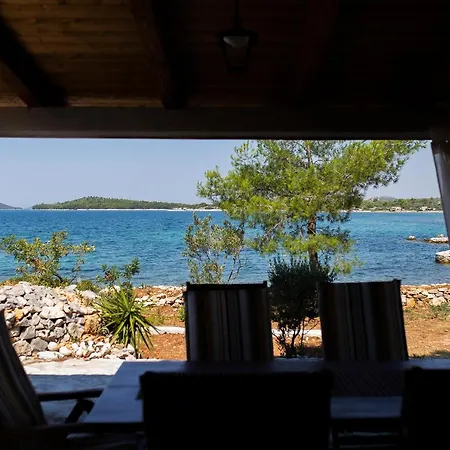 Fisherman's House Stani Guest house